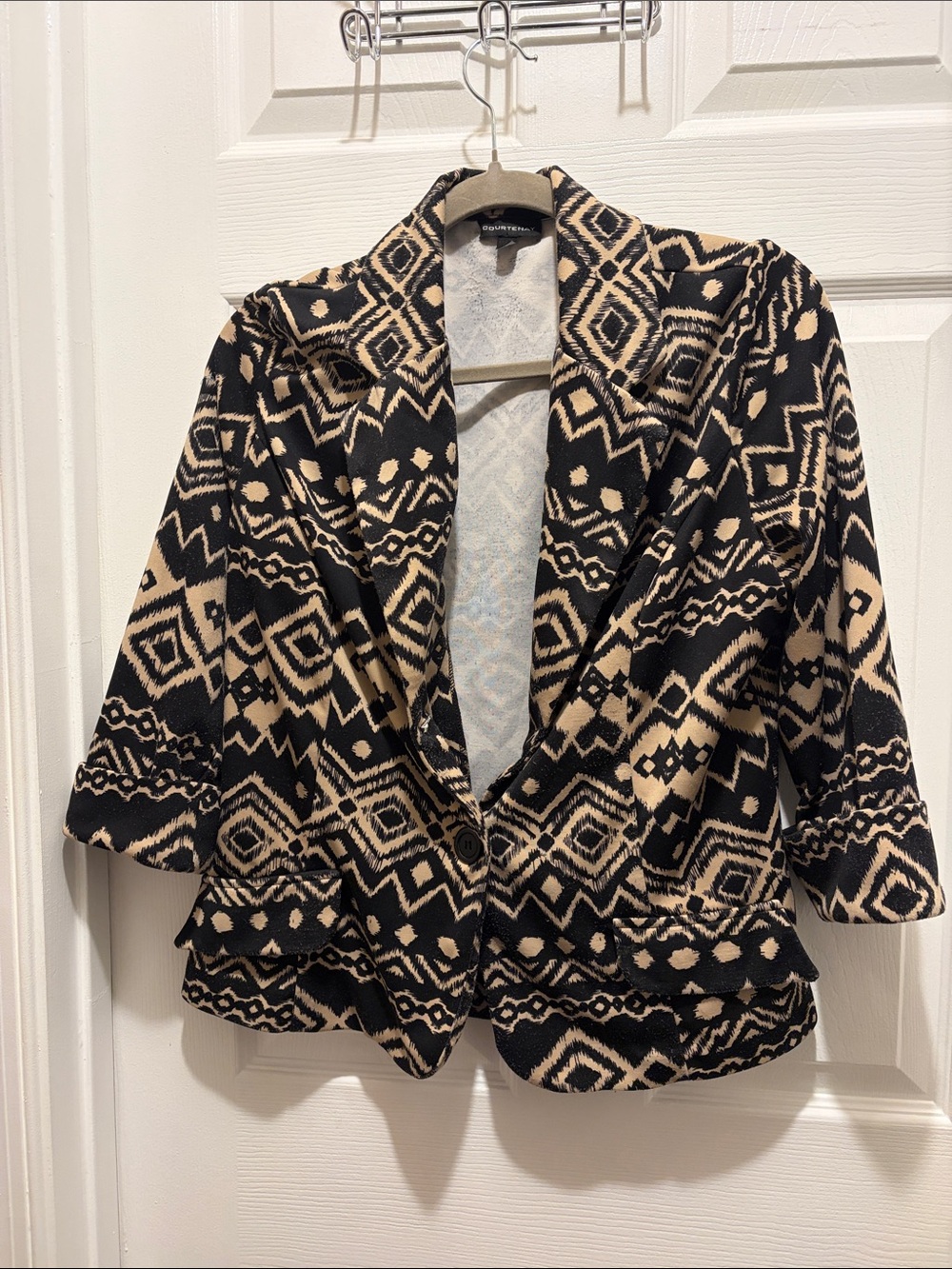 Courtenay Black and Beige Aztec Open Blazer